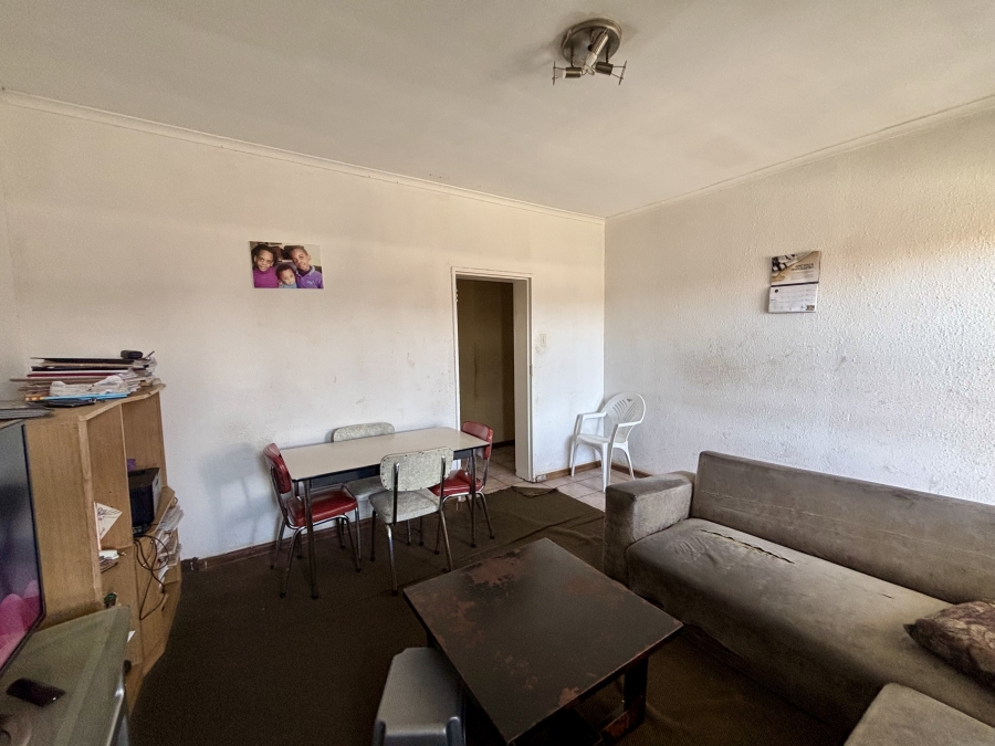 2 Bedroom Property for Sale in Goodwood Park Western Cape